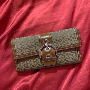 Coach wallet classic C logo